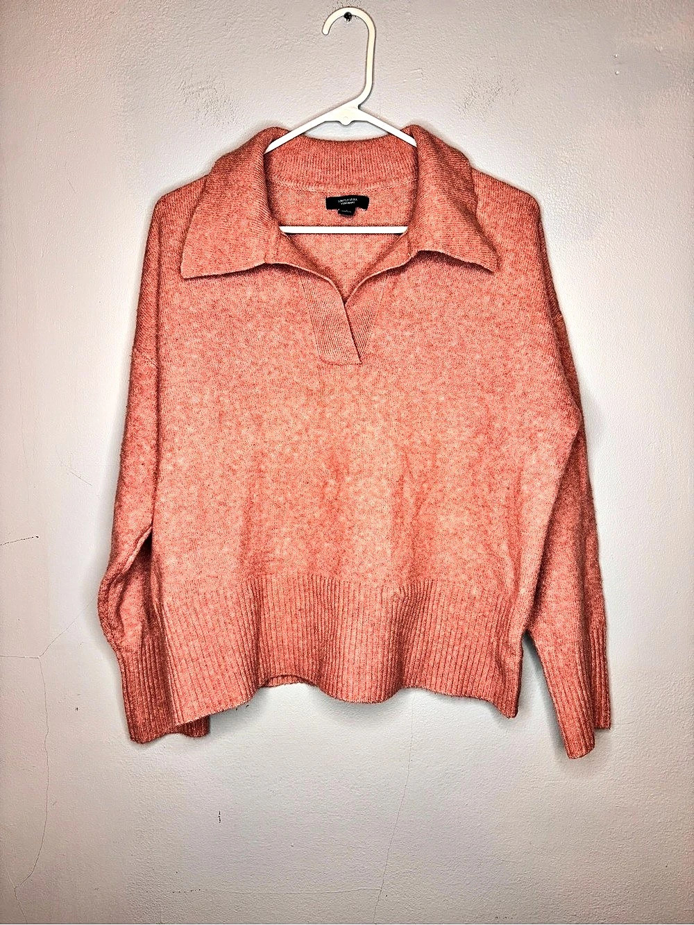 Simply Vera Wang Collared V-Neck Sweater in Pink Large Like New